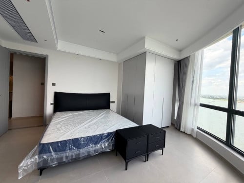 2 បន្ទប់គេងលក់បន្ទាន់ $200,000 - ជ្រោយចង្វារ