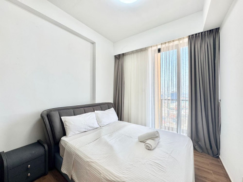 2 bedrooms 2 bathrooms unit , size 79sqm  available unit level 35th  Rental fee : 750-800$