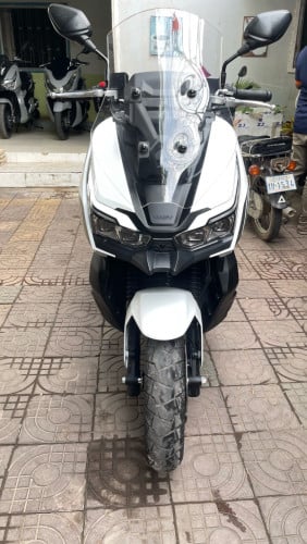 ADV150ccលក់3200$ក្រដាស់ពន្ន