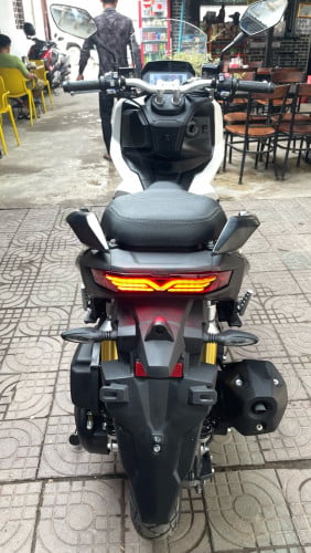 ADV150ccលក់3200$ក្រដាស់ពន្ន