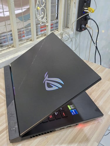ASUS ROG SCAR G533ZM