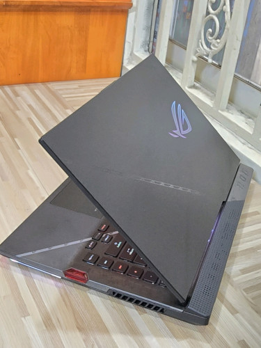 ASUS ROG SCAR G533ZM