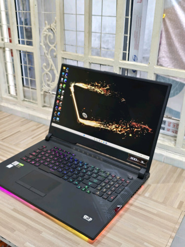 ASUS ROG SCAR G732LWS