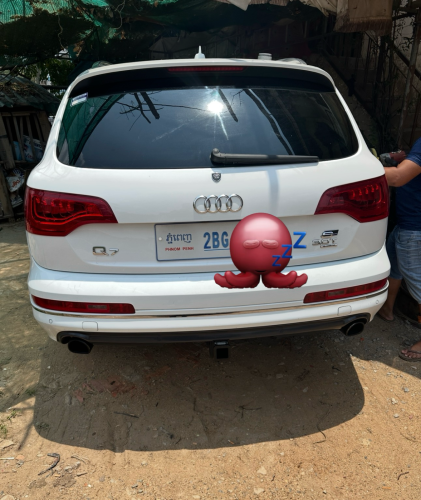 Audi Q7 V6 សាំង year 2014 14500ចរចា