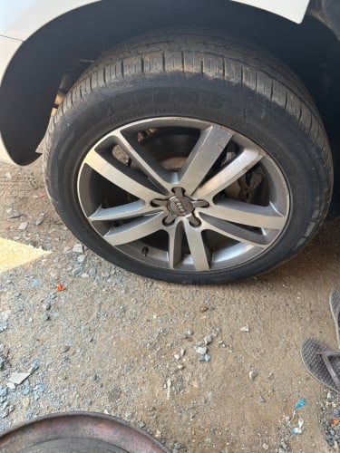 Audi Q7 V6 សាំង year 2014 14500ចរចា