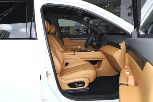Dongfeng eπ008 6 seat EV Family Joy Edition