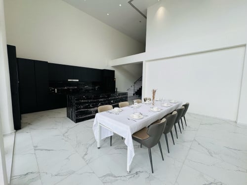 Duplex 4 Bedrooms Pengthouse For Rent in Toul Kork 10 Minutes From Vattanac Capital