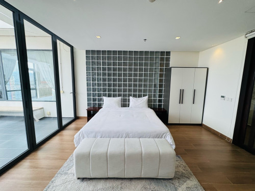 Duplex 4 Bedrooms Pengthouse For Rent in Toul Kork 10 Minutes From Vattanac Capital