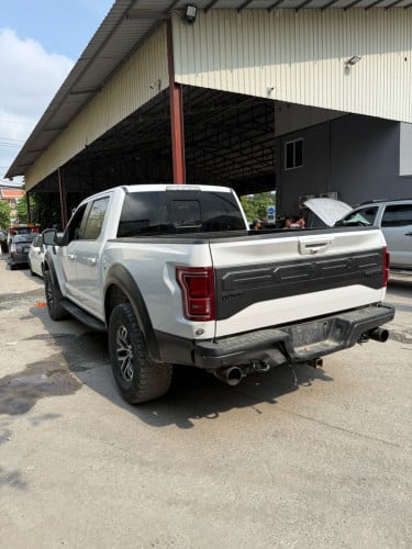 Ford raptor F150 ឆ្នាំ2018តម្លៃពិសេស 55500$ចរចារ