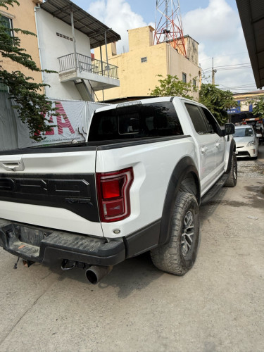 Ford raptor F150 ឆ្នាំ2018តម្លៃពិសេស 55500$ចរចារ