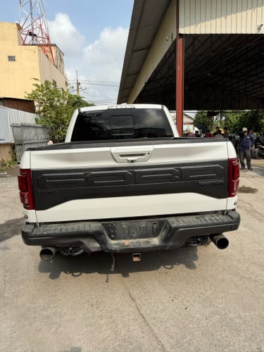 Ford raptor F150 ឆ្នាំ2018តម្លៃពិសេស 55500$ចរចារ