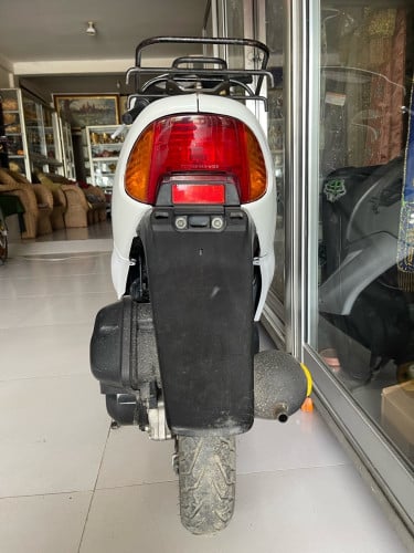 Honda Dio ពណ៍សប្រភេទម៉ូតូក្រដាស់ពន្ធ តំលៃ 290$