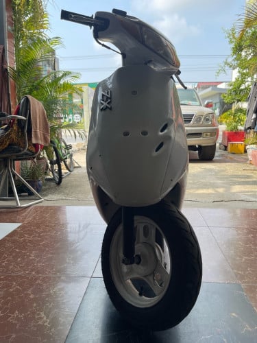 Honda Dio ពណ៍សប្រភេទម៉ូតូក្រដាស់ពន្ធ តំលៃ 290$