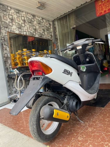 Honda Dio ពណ៍សប្រភេទម៉ូតូក្រដាស់ពន្ធ តំលៃ 290$
