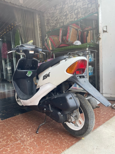 Honda Dio ពណ៍សប្រភេទម៉ូតូក្រដាស់ពន្ធ តំលៃ 290$
