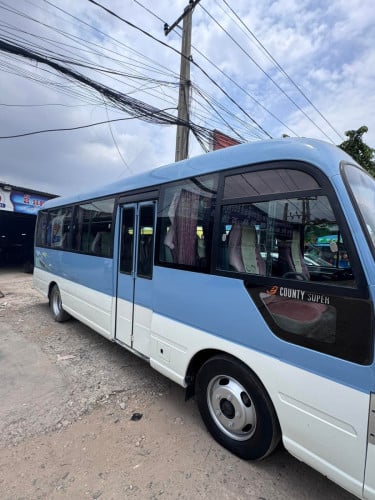 Hyundai county