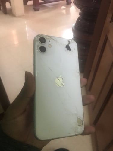 Iphone កាត់មកពីគេមេចលក់ចឹង