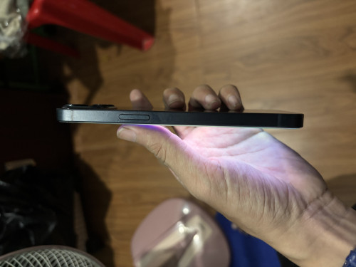 iPhone 13 128gស្អាតអត់scan
