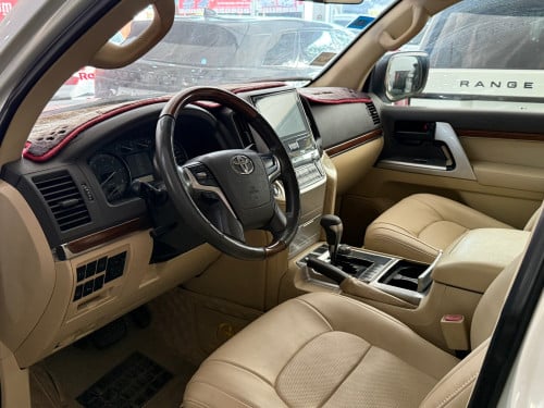LandCruiser GXR 2016 V8 Fulloption