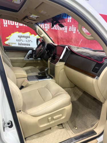 LandCruiser GXR 2016 V8 Fulloption