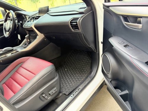 Lexus NX200T ឆ្នាំ 016 F sport 5ប៊ូតុង ប៉ុង2 ក្នុងឈើរី