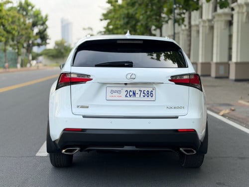 Lexus NX200T ឆ្នាំ 016 F sport 5ប៊ូតុង ប៉ុង2 ក្នុងឈើរី