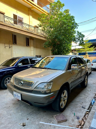 Lexus RX300 ឆ្នាំ1999 ប៉ុង​2​ ហ្គាស​ហេីយ​