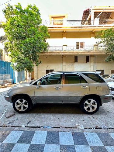 Lexus RX300 ឆ្នាំ1999 ប៉ុង​2​ ហ្គាស​ហេីយ​
