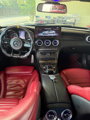 Mercedes C300.4MATiC ឡានស្អាតគ្រាន់តែគ្រឿងលែងជិតមួយមឿនដុលាឡាននាក់ប្រេី