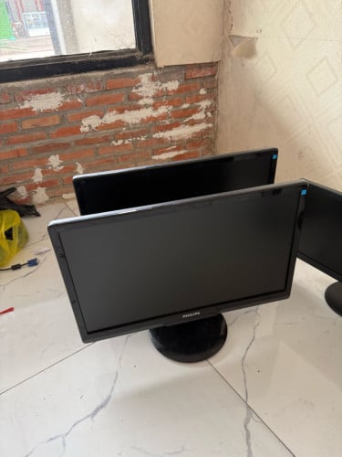 Monitor ចាប់ឆាយ នៅស្អាតទាំងអស់ 8គ្រឿង
