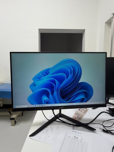 Monitor J&C