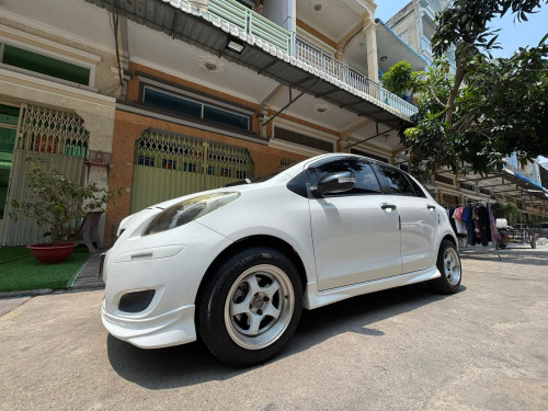 O vitz 08 ធានាឡានស្អាត ស៊ីនមួយជុំ លេងហើយ