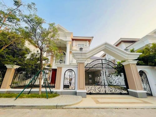 Peng Hout Villa Princes