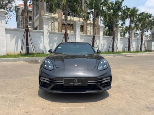 Porches Panamera