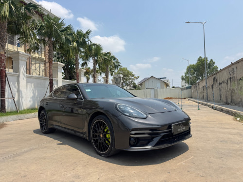 Porches Panamera