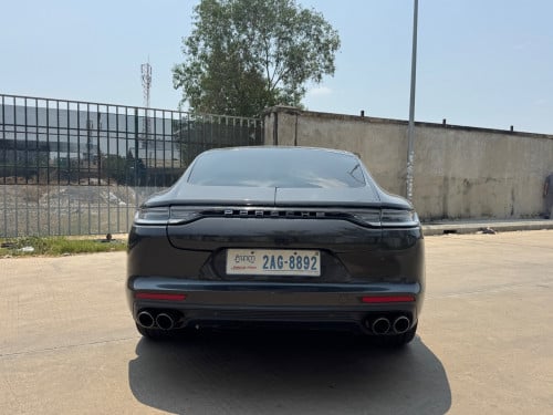 Porches Panamera