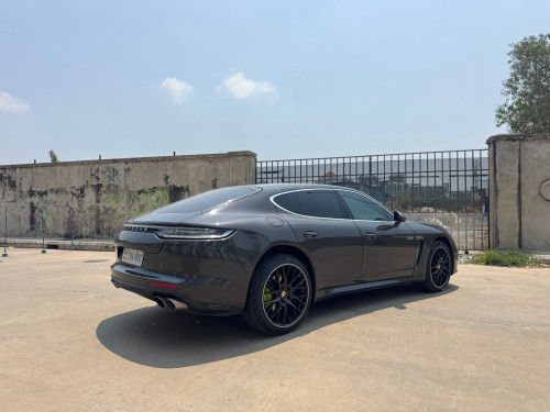 Porches Panamera