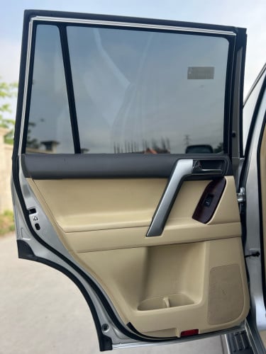 PRADO 2015 (ម៉ាស៊ូត)