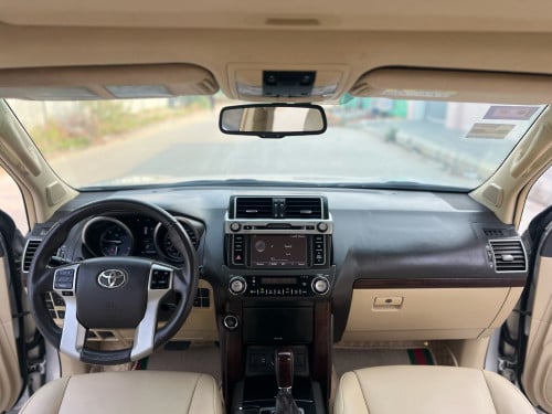 PRADO 2015 (ម៉ាស៊ូត)