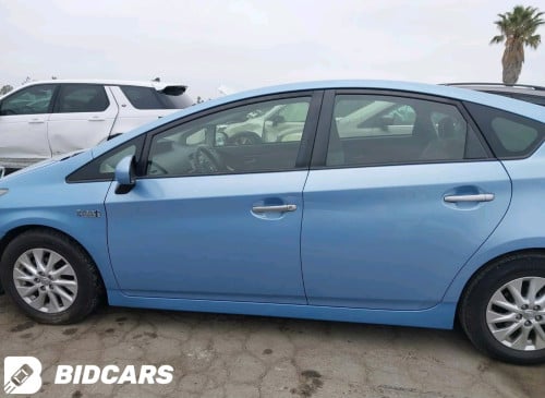 Prius 014 plug in 014 (កក់មុនតម្លៃល្អ)