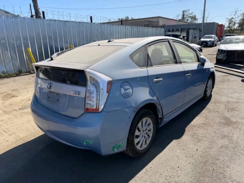 Prius 014 plug in 014 (កក់មុនតម្លៃល្អ)