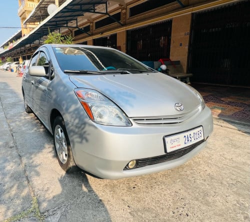 Prius 04 full option រំលោះសុទ្ធបាន