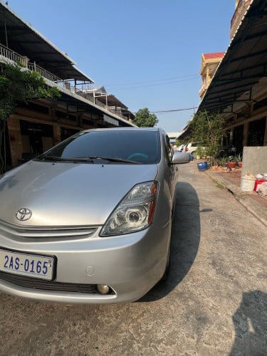 Prius 04 full option រំលោះសុទ្ធបាន