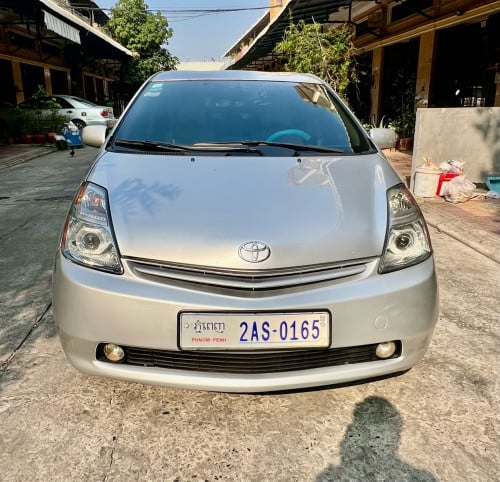 Prius 04 full option រំលោះសុទ្ធបាន