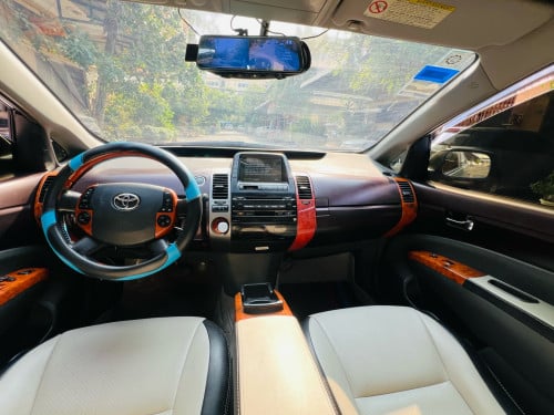Prius 04 full option រំលោះសុទ្ធបាន