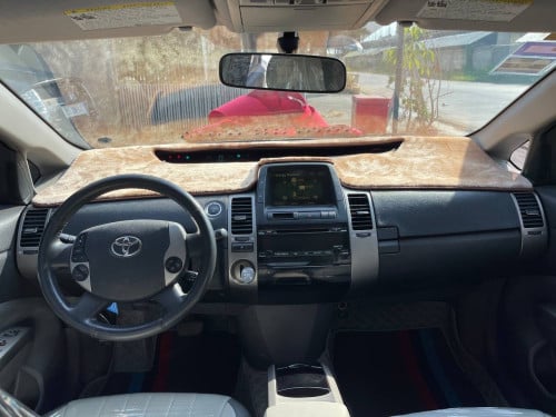 Prius 07 half full តម្លៃពិសេសសម្រាប់អ្នកកក់មុនគេ