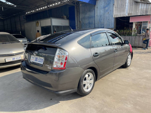 Prius 07 half full តម្លៃពិសេសសម្រាប់អ្នកកក់មុនគេ