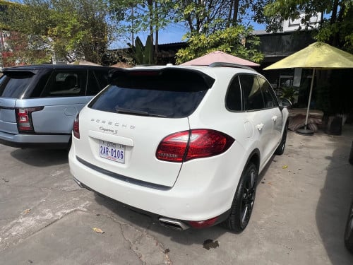 Psoche Cayenne S 2011 hybrid