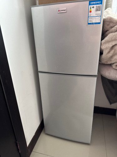 refrigerator / fridge/small fridge