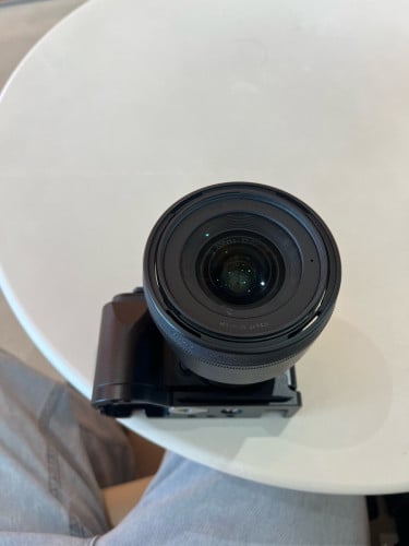 SONY ZVE10 400$ (BODY)